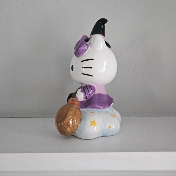 NWT Blue Sky Clayworks X Hello Kitty Flying Witch Figurine - Picture 4 of 4